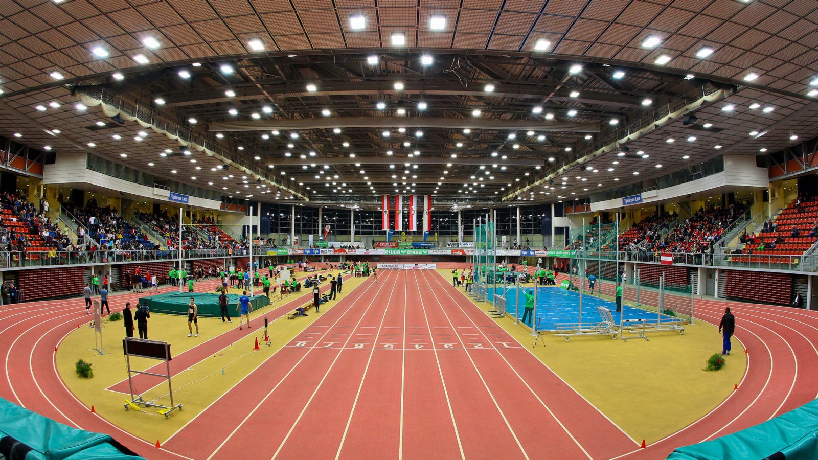 indoor track using airius destratification fans